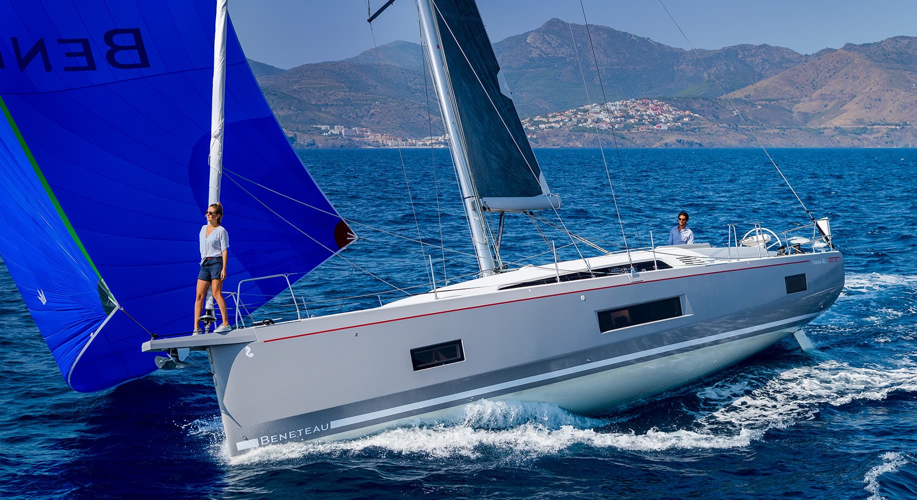 Beneteau Oceanis 46.1 sous gennaker, vue trois-quarts avant