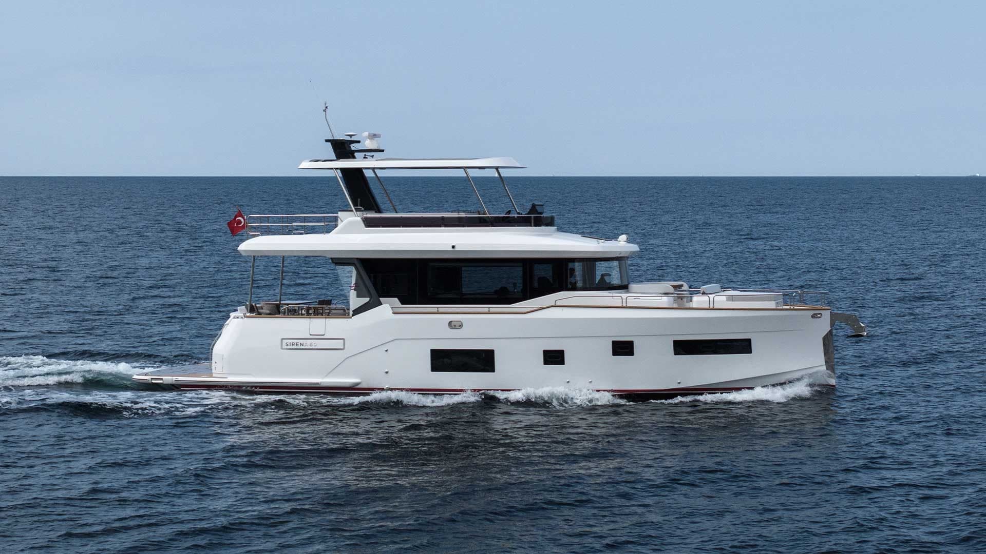 Sirena 60 en navigation, vue de profil