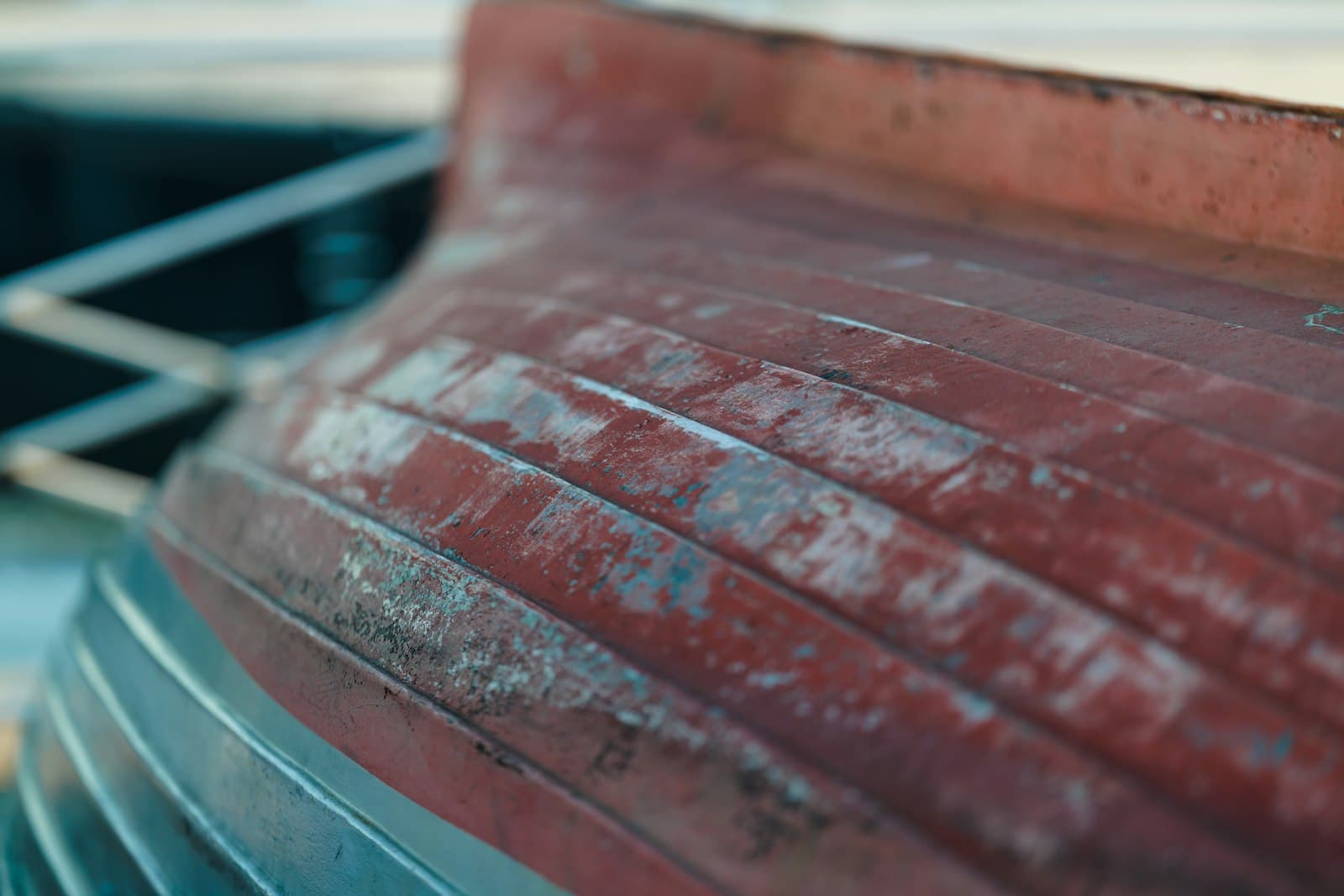 Worn boat hull before careening and antifouling